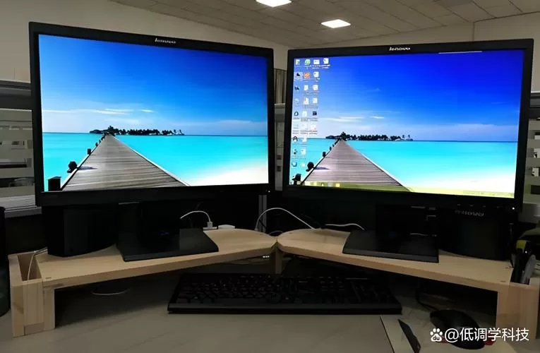 一个电脑分屏2个桌面