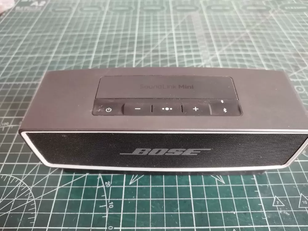 bose音响充电红灯一直亮