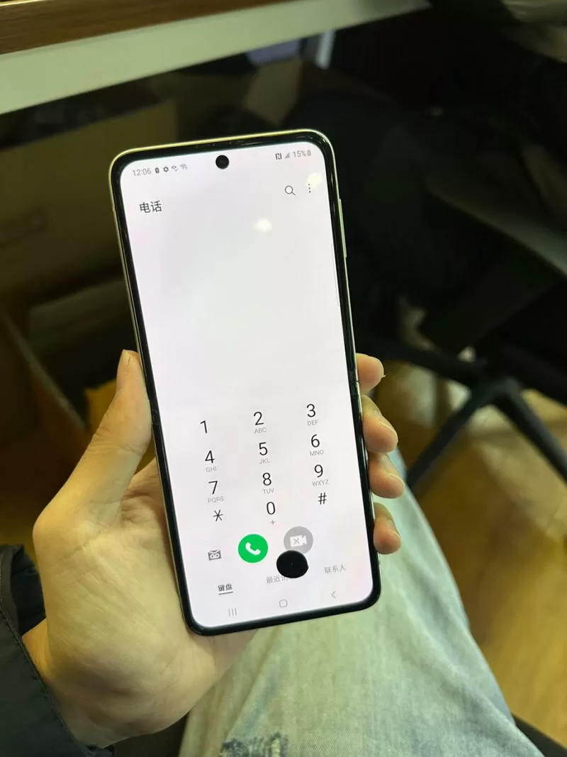 手机屏幕黑点会扩散吗截图