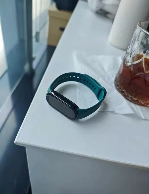 手环8复位孔图片详解
