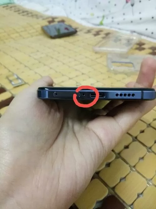 vivo卡槽在哪个位置