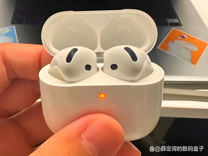 耳机黄灯闪烁