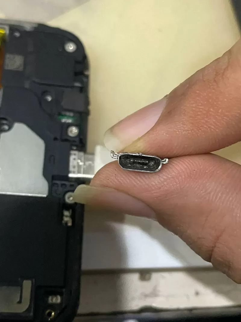 vivoy3怎么拆开后盖截图