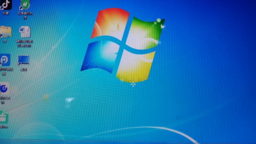 win7开机自动运行软件聚合盒子