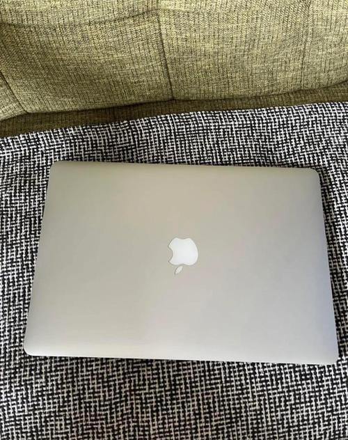 macbookPro背面看型号赚钱版