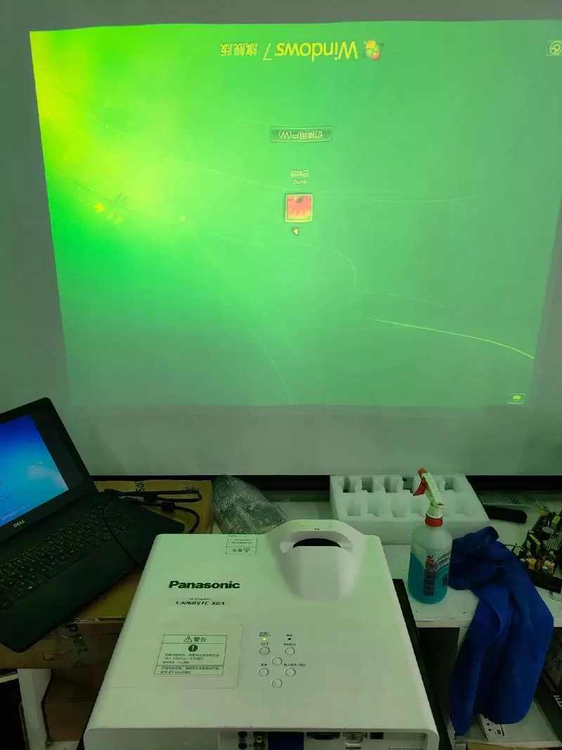 投影仪局部变黄是什么原因