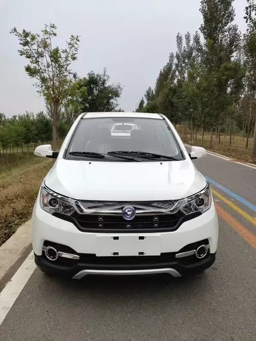 三缸全封闭燃油三轮车