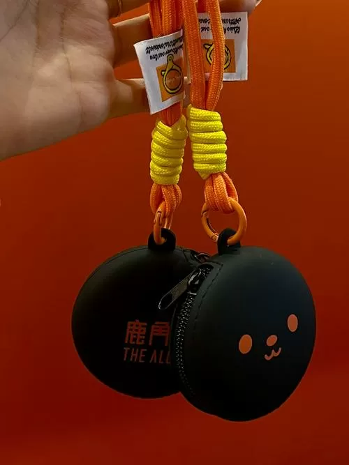 挠小月亮脚心