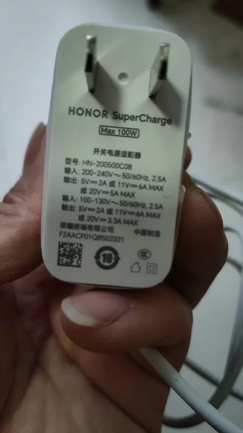 华为荣耀充电器参数配置
