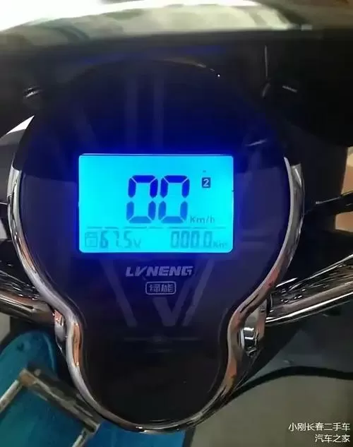 电动车一开就剩一格电