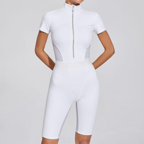 紧身衣美女截图