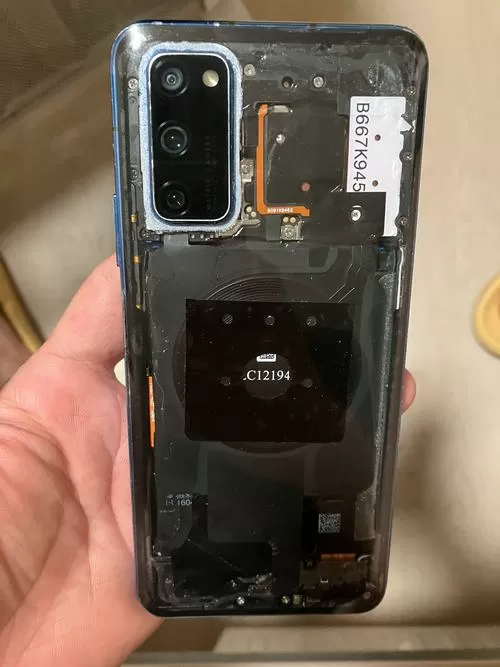 荣耀v20玻璃后壳碎了要多少钱游戏截图