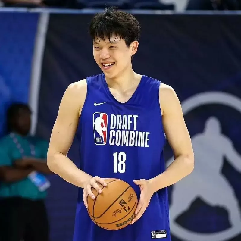 杨瀚森命中生涯第2个三分