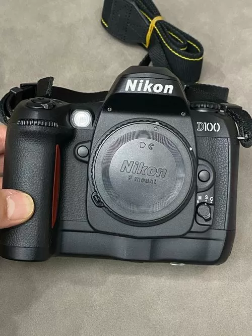 尼康D3100