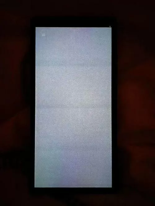 手机屏幕出现横向条纹什么原因